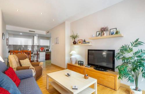 San Anton Apartamento | Marieta Apartment by The Castle with AC