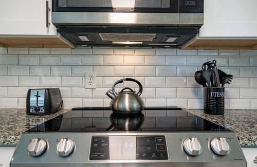 Marietta Casa | Marietta! Near the Square, Pets & Long stays ok. Entire home