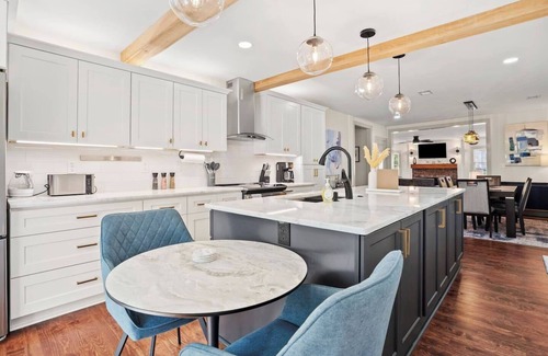 Marietta Casa | Marietta Square Suites - Big Home|Pool|Fire Pit