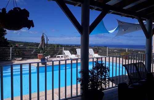 Le Marigot Villa | MARIGOT, parte inferior de la villa con piscina privada, vista panorámica y tranquila.