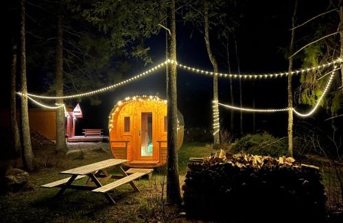 Laane-Nigula Parish Apartamento | Marika Puhkeküla - Metsanurga Puhkemaja "Barrel Sauna included"