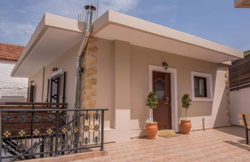 Elos Casa | Marika Traditional Home