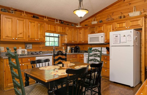 Sautee Nacoochee Cabina | ¿Buscando una casa de campo y la máxima relajación? Esta casa decorada alemana es la escapada perfecta!