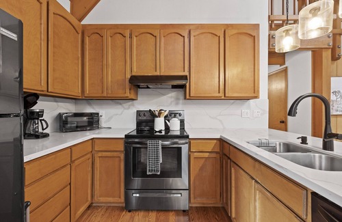 Arnold Casa | Marilyn Manor-Blue Lk Springs, Hot Tub, Game Rm