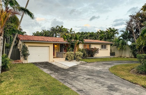 Northeast Miami Casa | Marilyn Monroe Waterfront Holiday House in Miami!
