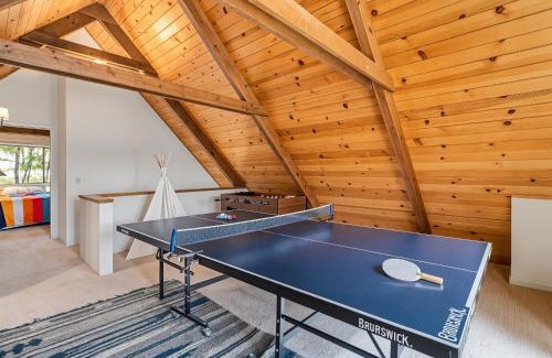 Groveland Casa | Marina Beach Cabin - Dog-Friendly Home with Deck! home