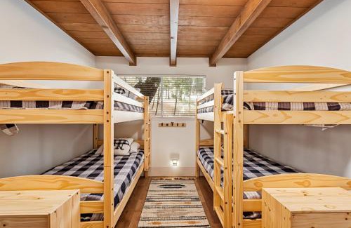 Groveland Casa | Marina Beach Cabin - Dog-Friendly Home with Deck! home