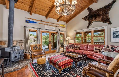 Groveland Casa | Marina Beach Lodge - Lakefront Home on Beach! home