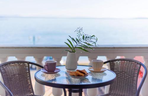 Ipsos Apartamento | Marina Beachfront Apartment by Konnect, Ipsos