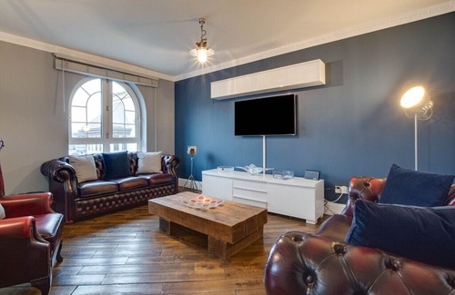 Seafront Apartamento | Marina Central - Two Bedroom Apartment, Sleeps 4