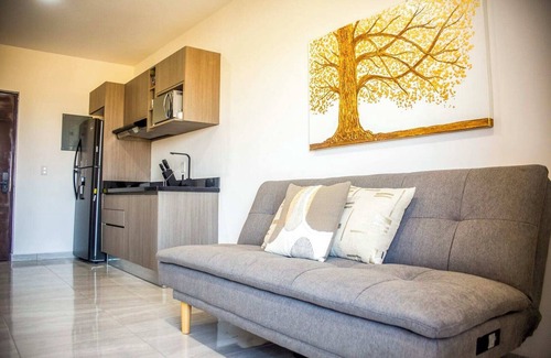 Villa Marina Apartamento | Marina Cerritos Loft, Wave Pool and Amenities