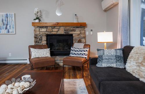 Baileys Harbor Casa | Marina Cottage by Simple Life Rentals