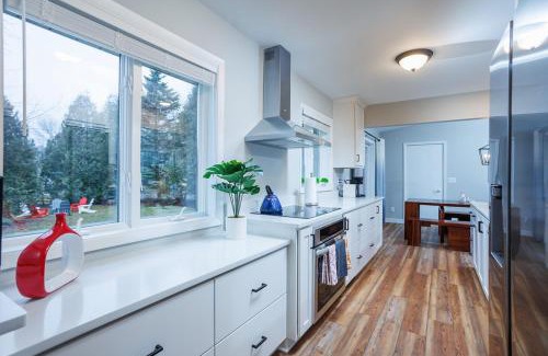 Baileys Harbor Casa | Marina Cottage by Simple Life Rentals