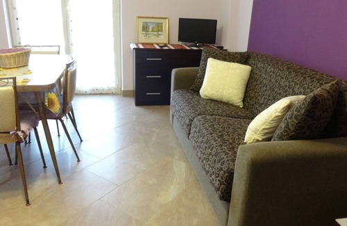 Marina di Patti Apartamento | MARINA DI PATTI 50 metros del paseo marítimo, aparcamiento privado cubierto, el centro