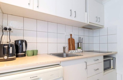 Cullen Bay Apartamento | Marina Magic | 2 Bed, 2 Bath apt | Stunning Views