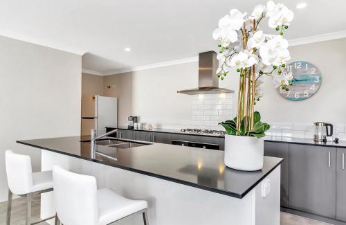 Mandurah Apartamento | Marina-ocean Front Escape With Breathtaking Views