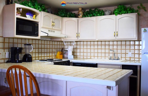 Ferrocarrilera Condominio | Marina Pinacate A-512 (1 habitación / 1 baño) Por FMI Rentals.