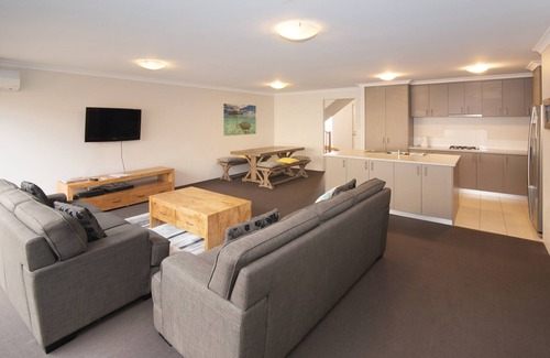 Geographe Casa | Marina Seaside Escape- WIFI