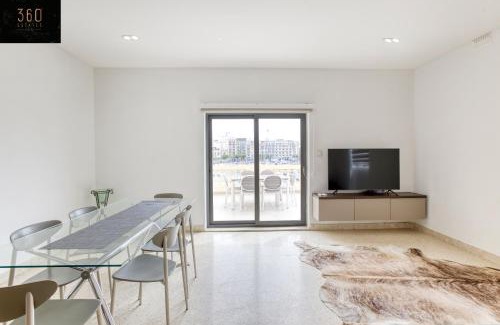 Msida Apartamento | Marina VIEW APT SLPs 9 with private terrace & BBQ by 360 Estates