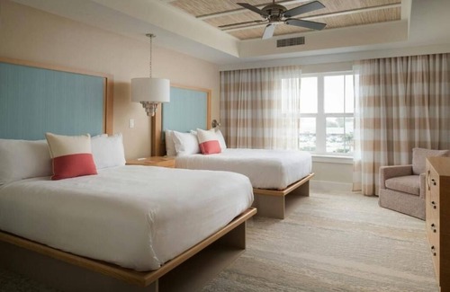 Holmes Beach Hotel | Marina-View Coastal Retreat – Perfect for Family Island Getaway