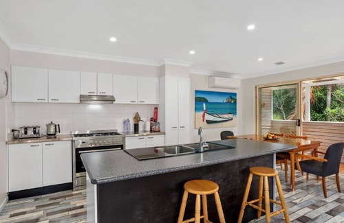Tarbuck Bay Casa | Marine Villa @ Smiths Lake