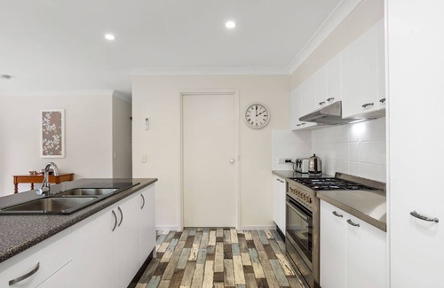 Tarbuck Bay Casa | Marine Villa @ Smiths Lake
