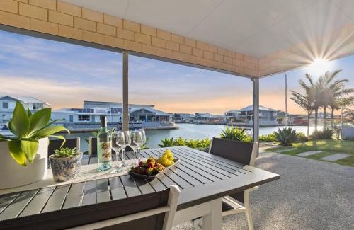 Dudley Park Casa | Mariners Cove Luxury Canal Home