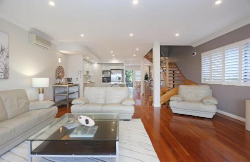 Hawks Nest Casa | Mariners Mark 7