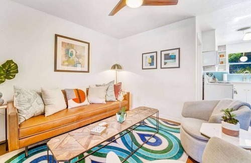 Greater South River City Casa | Mariposa B | Bright Stay + Sleeps 5 & Patio