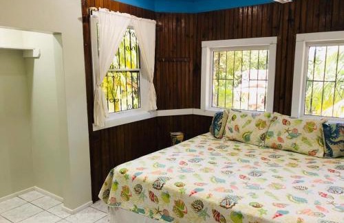 Antoneys Cay Cabina | Mariposa Lodge