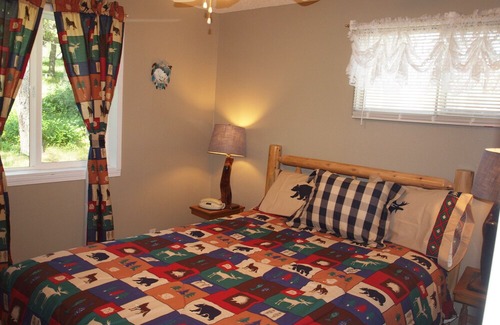 Mariposa Cabaña | Mariposa Yosemite Cute 2 bed refurbished cottage on large lot adjacent to winery