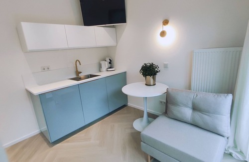 Eidelstedt Apartamento | Maritime studio with spacious balcony. Free parking on the street
