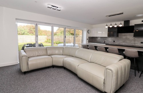 Llanasa Cabaña | MARITOS, pet friendly, character holiday cottage in Talacre