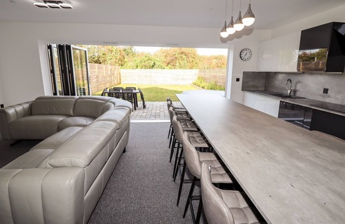 Llanasa Cabaña | MARITOS, pet friendly, character holiday cottage in Talacre
