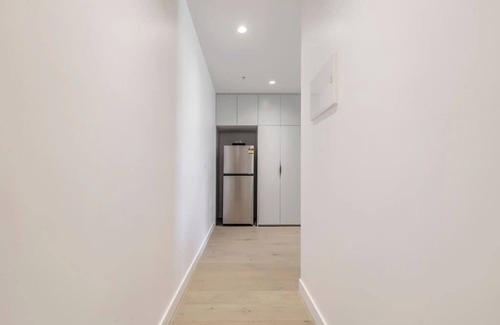 West Melbourne Apartamento | Marker | Modern Vintage Pad Near Factory Outlets