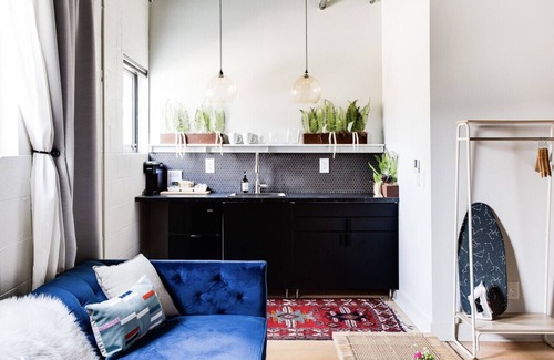 East Market District Apartamento | Market #7 · Stellar Suites | Sunny Studio King | NuLu | Bike