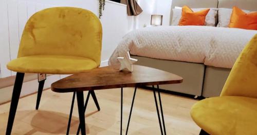 Northampton Apartamento | Market Haven Kingsize Studios Town Centre with Netflix, Business & Leisure travellers, multiple units available
