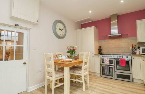 Abbotsbury Cabaña | Market House