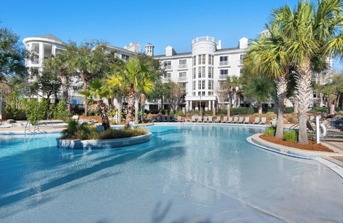 Baytowne Wharf Condominio | Market Street Inn 434 - Studio with 2 queen beds, close to Baytowne Wharf!