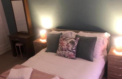 Leek Apartamento | Market View, 1 bedroom unit in the heart of Leek
