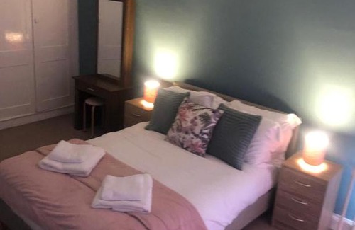 Leek Apartamento | Market View, 1 bedroom unit in the heart of Leek