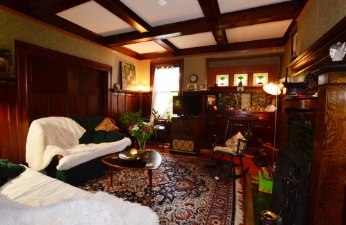 James Bay Casa | Marketa's Bed & Breakfast