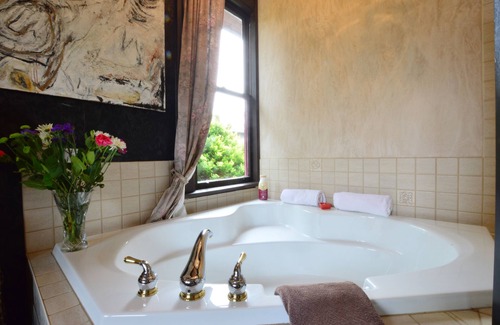 James Bay Casa | Marketa's Bed & Breakfast