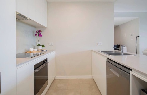 Newcastle West Apartamento | Marketown Maiden Inner city meets Beachside Vibes