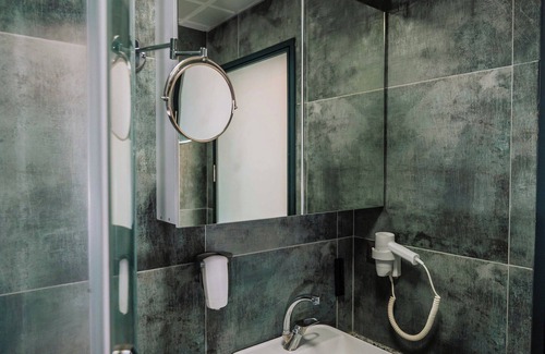 Bayraklı Hotel | MARLEN HOTEL BAYRAKLI