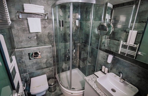 Bayraklı Hotel | MARLEN HOTEL BAYRAKLI