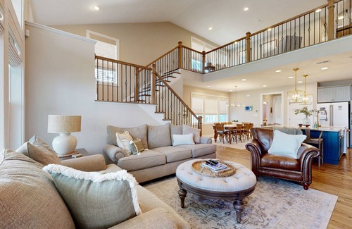 Cedar Neck Casa | Marlin Chase home with resort amenities, patio, grill, balcony & pool