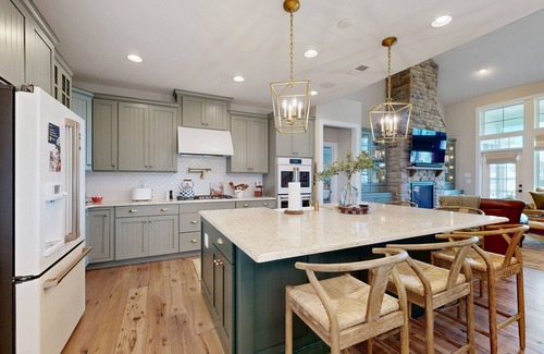 Cedar Neck Casa | Marlin Chase home with resort amenities, patio, grill, balcony & pool