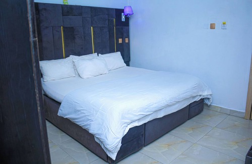 Egbeda Hotel | Marqueeland Hotel and suites