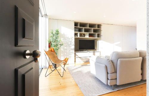 Santo Antonio Apartamento | Marques de Pombal Duplex with Terrace by Homing